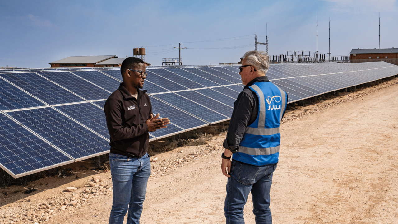 Acting Site Manager Bakang Gaeonale and MD Richard Doyle at Prieska Solar Plant